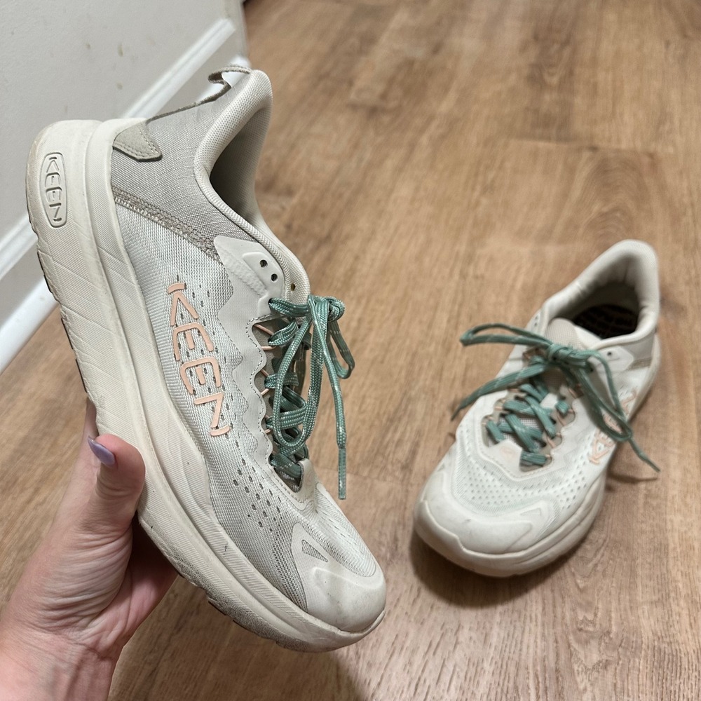 KEEN | Women's WK400 Cream Tan Sage‎ Green  Walking Shoes, Size 10